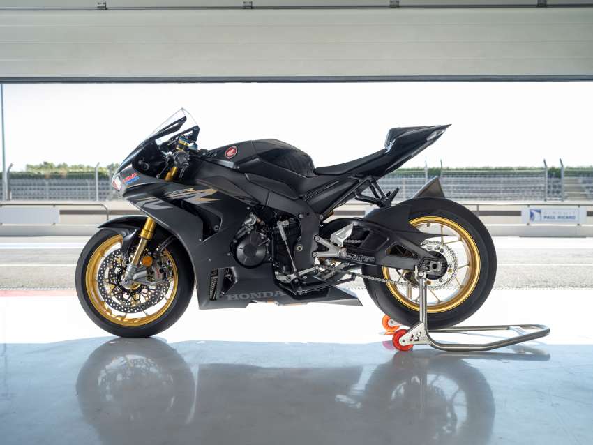EICMA 2021: Honda CBR1000RR-R Fireblade SP 30th Anniversary joins ’22 update for stronger acceleration Image #1382550