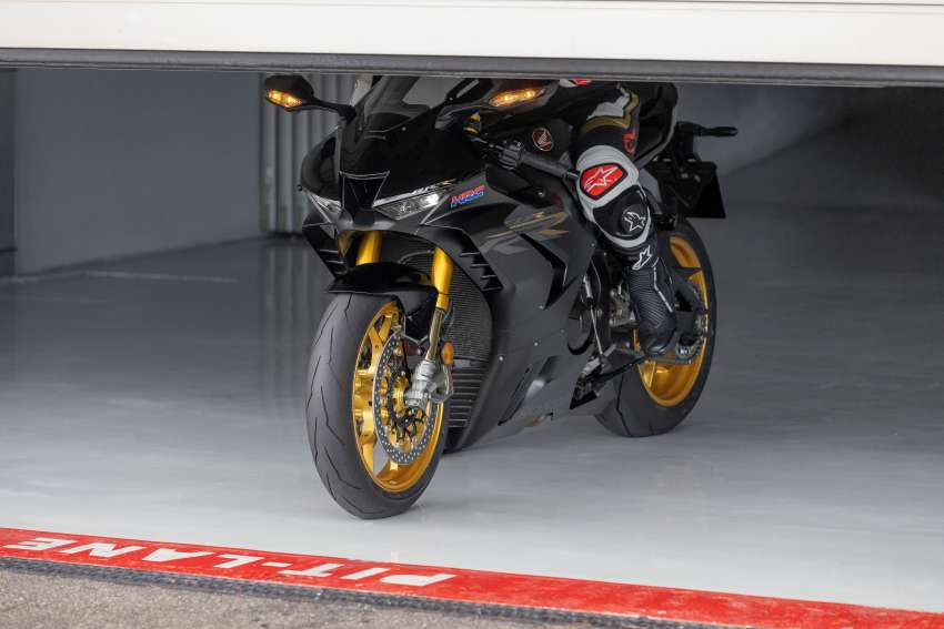 EICMA 2021: Honda CBR1000RR-R Fireblade SP 30th Anniversary joins ’22 update for stronger acceleration Image #1382555