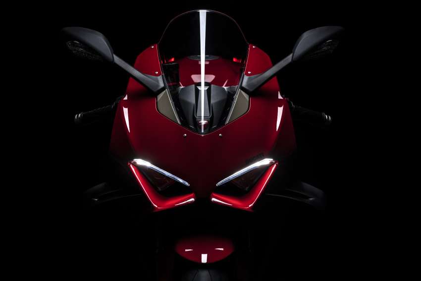 2022 Ducati Panigale V4 debuts – 215.5 hp, revised gearing; updates for improved on-track performance Image #1383990