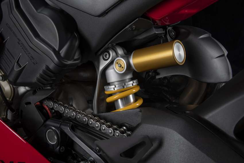2022 Ducati Panigale V4 debuts – 215.5 hp, revised gearing; updates for improved on-track performance Image #1384003