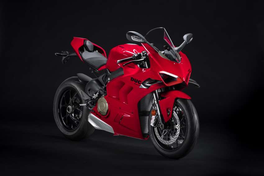 2022 Ducati Panigale V4 debuts – 215.5 hp, revised gearing; updates for improved on-track performance Image #1384011