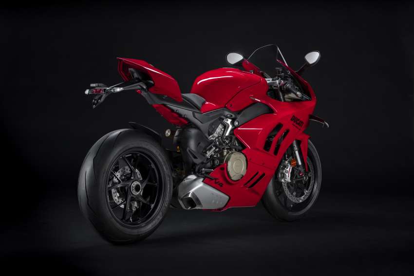 2022 Ducati Panigale V4 debuts – 215.5 hp, revised gearing; updates for improved on-track performance 1384012