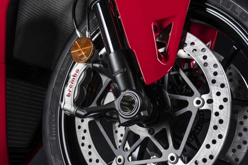 2022 Ducati Panigale V4 debuts – 215.5 hp, revised gearing; updates for improved on-track performance Image #1383992