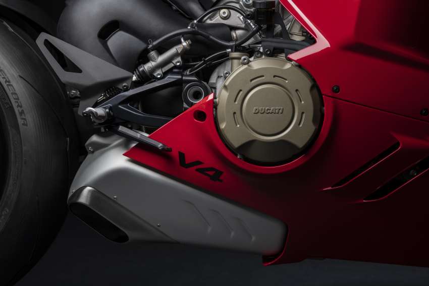2022 Ducati Panigale V4 debuts – 215.5 hp, revised gearing; updates for improved on-track performance Image #1383993