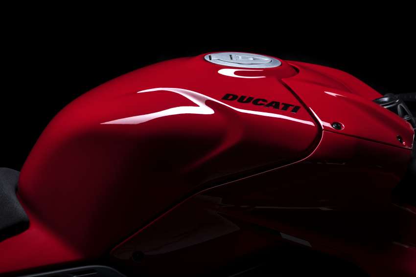 2022 Ducati Panigale V4 debuts – 215.5 hp, revised gearing; updates for improved on-track performance Image #1383994