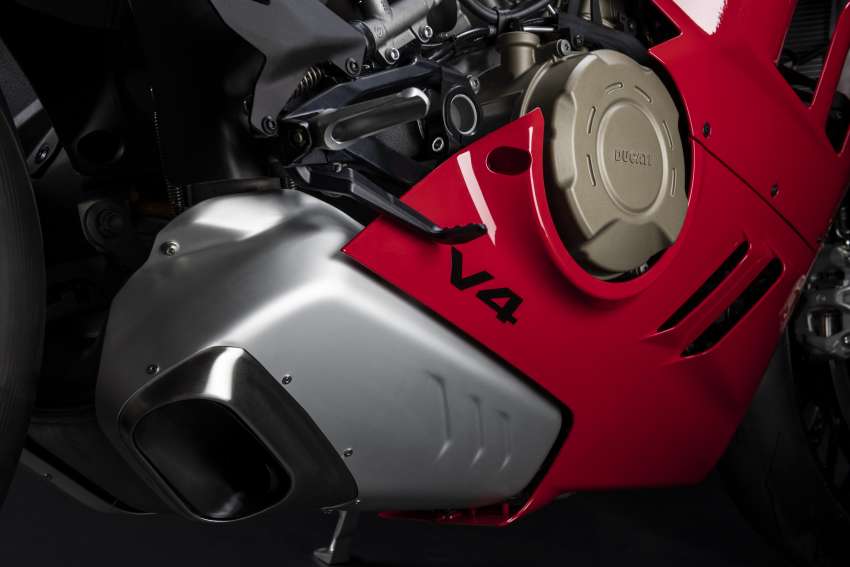 2022 Ducati Panigale V4 debuts – 215.5 hp, revised gearing; updates for improved on-track performance Image #1383997
