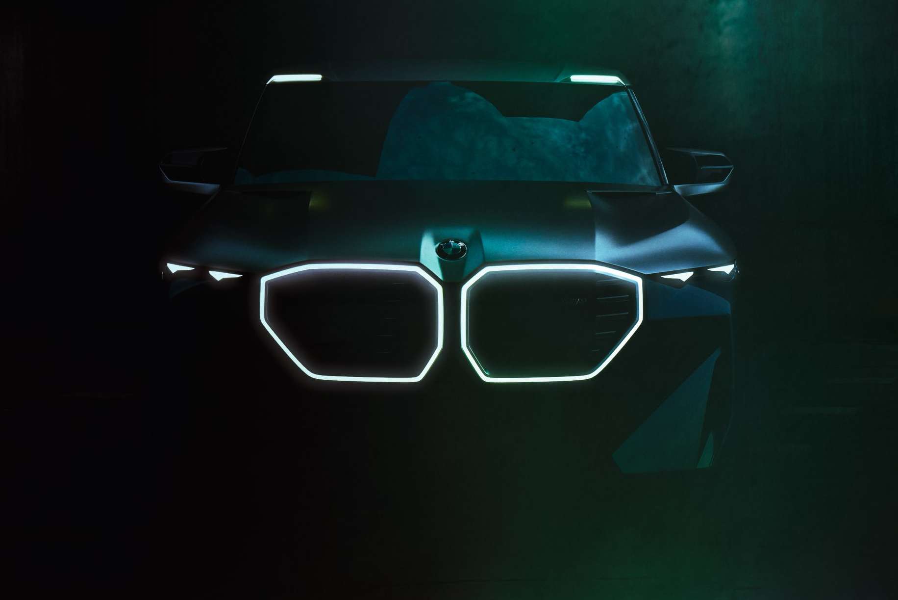 Teaser BMW Concept XM Teaser BMW Concept XM