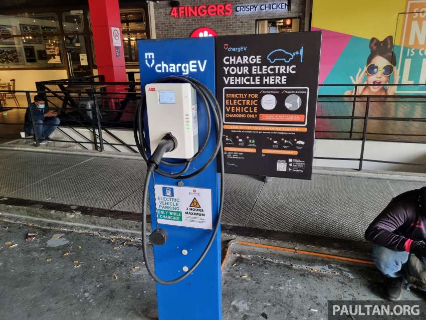 ChargEV replacing older EV chargers with new units Image #1376295