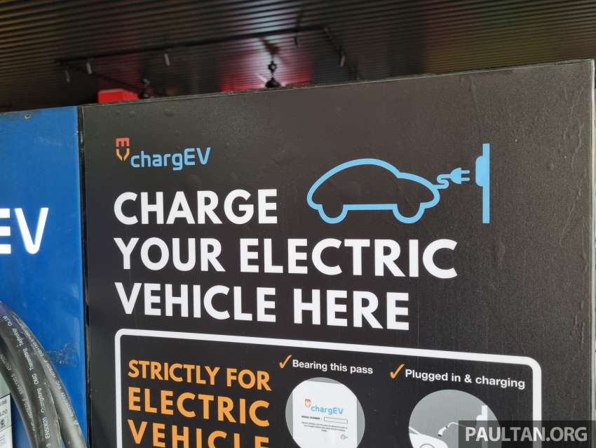 ChargEV replacing older EV chargers with new units Image #1376289
