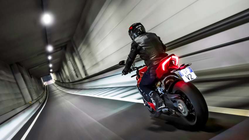 Ducati Streetfighter V2 diperkenal – 955 cc, 153 hp 1376775