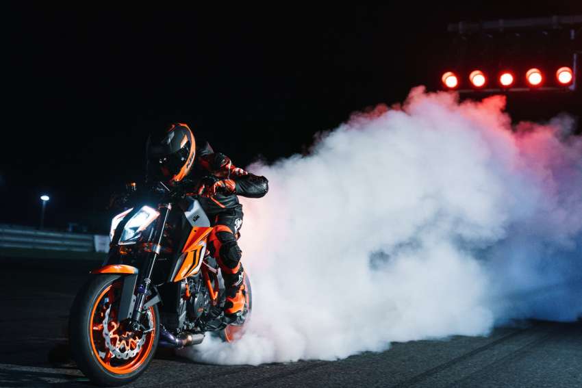 KTM 1290 Super Duke R EVO 2022 diperkenal – dapat suspensi WP-APEX semi aktif, kuasa 177 hp, 140 Nm 1379065