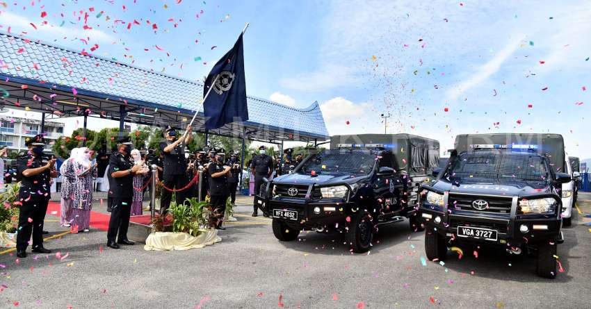 Polis Negeri Sembilan terima Toyota Hilux GS Cargo dan van Go Auto Higer, ganti kenderaan berusia 1376827