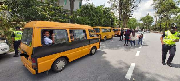 JPJ dedahkan segelintir van sekolah tanpa permit sah dicat warna jingga hanya untuk perdaya ibu bapa