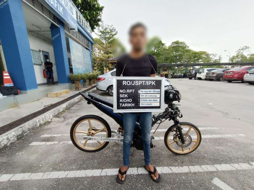 Polis tahan pelumba haram libatkan pertaruhan RM15k di Lebuh Raya Persisir Pantai Barat selepas video tular 1383585