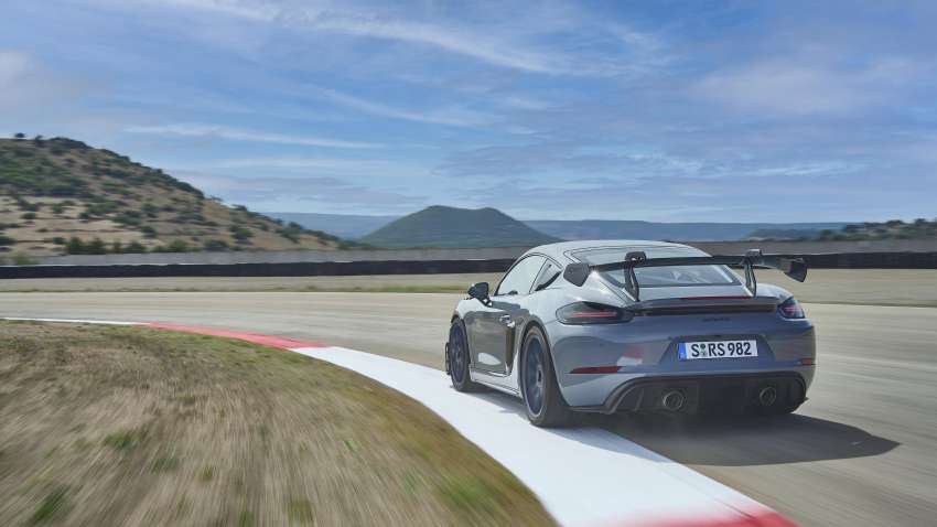 Porsche 718 Cayman GT4 RS revealed with 911 GT3’s 4.0L NA flat-six – 500 PS, 450 Nm; 0-100 km/h in 3.4s Image #1377458