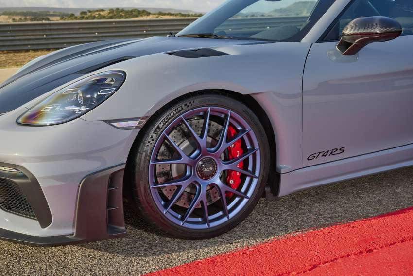 Porsche 718 Cayman GT4 RS didedahkan – 4.0L NA dari 911 GT3, 500 PS/450 Nm, 0-100km/h dalam 3.4s 1377833