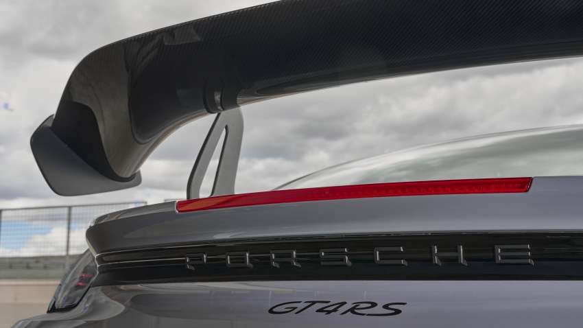 Porsche 718 Cayman GT4 RS didedahkan – 4.0L NA dari 911 GT3, 500 PS/450 Nm, 0-100km/h dalam 3.4s 1377832