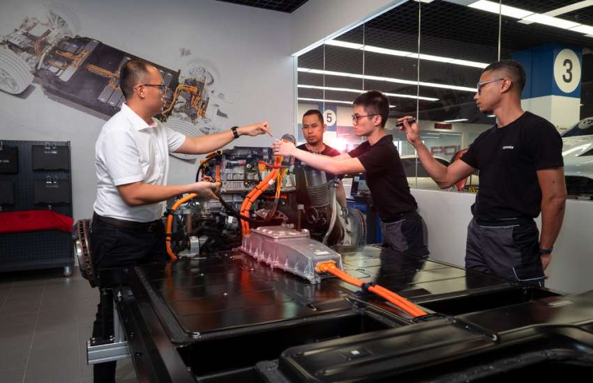 Porsche Training Academy-Apprentice Programme nurtures Malaysian talent – 2+1 curriculum with TOC Image #1384238