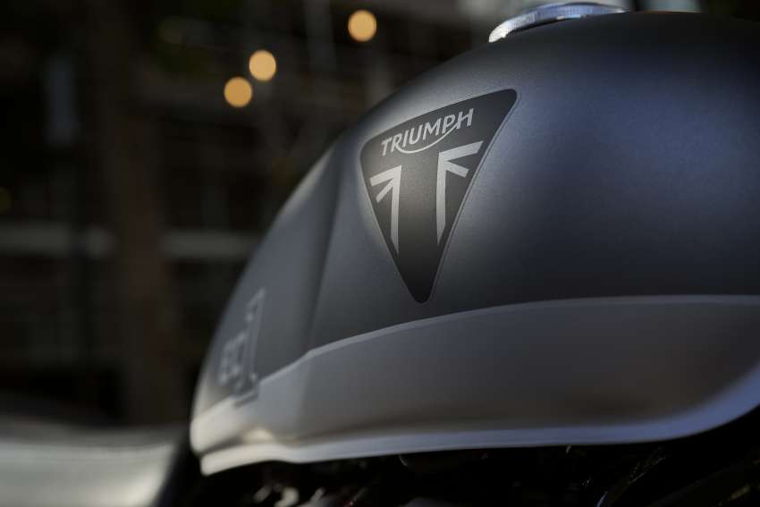 Triumph perkenal Thruxton RS Ton Up, Street Twin EC1 dan Rocket 3 221 – tampil dengan grafik khas 1374426