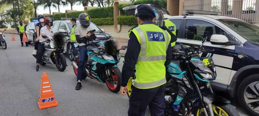 JPJ Penang goes after big bikes in special operation 1387680