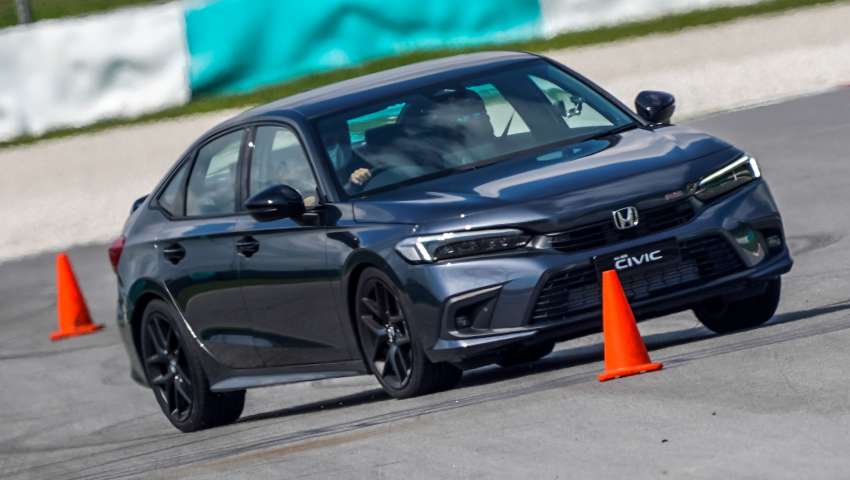 REVIEW: 2022 Honda Civic RS in Malaysia – first impressions of the new C-segment sedan benchmark Image #1391186