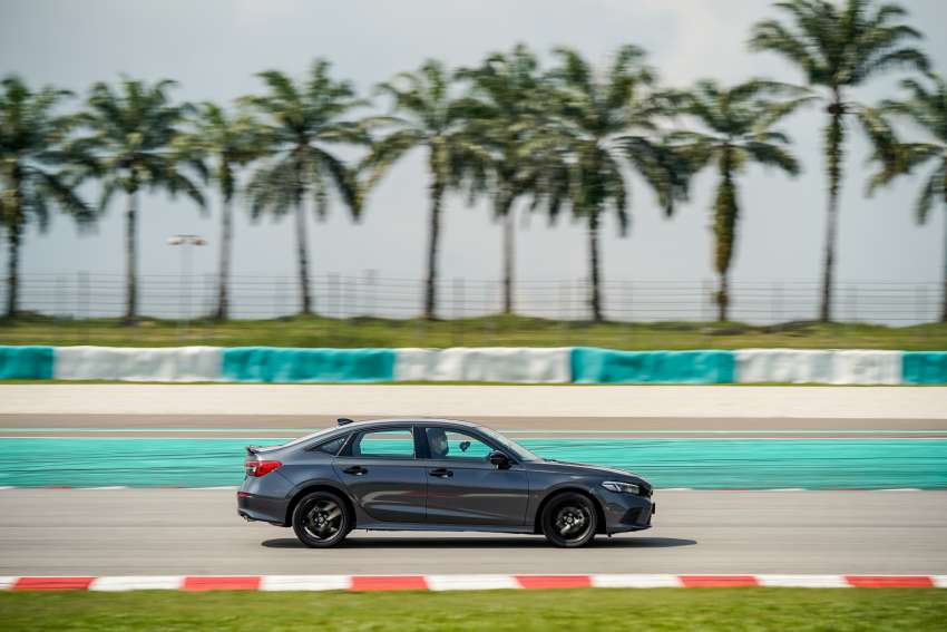 REVIEW: 2022 Honda Civic RS in Malaysia – first impressions of the new C-segment sedan benchmark Image #1391188