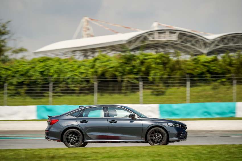 REVIEW: 2022 Honda Civic RS in Malaysia – first impressions of the new C-segment sedan benchmark Image #1391189
