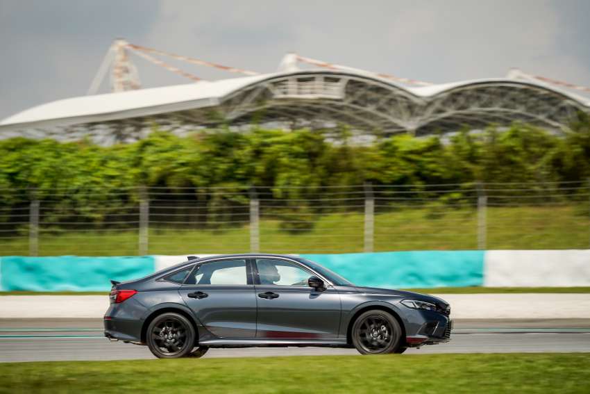 REVIEW: 2022 Honda Civic RS in Malaysia – first impressions of the new C-segment sedan benchmark Image #1391190