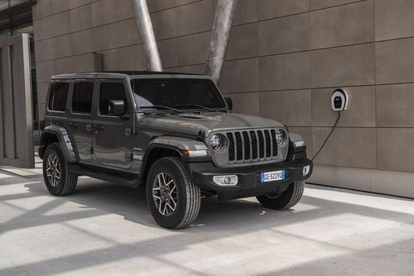 2022 Jeep Wrangler 4xe in Europe – PHEV only, petrol variants dropped; updated ADAS and equipment 1388575