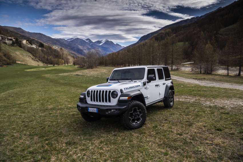 2022 Jeep Wrangler 4xe in Europe – PHEV only, petrol variants dropped; updated ADAS and equipment 1388613