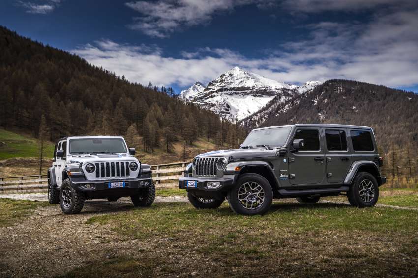 2022 Jeep Wrangler 4xe in Europe – PHEV only, petrol variants dropped; updated ADAS and equipment 1388627