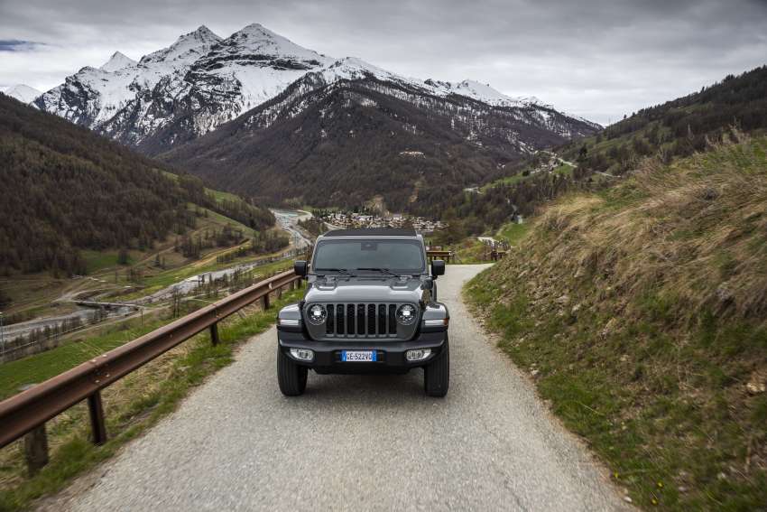 2022 Jeep Wrangler 4xe in Europe – PHEV only, petrol variants dropped; updated ADAS and equipment 1388654