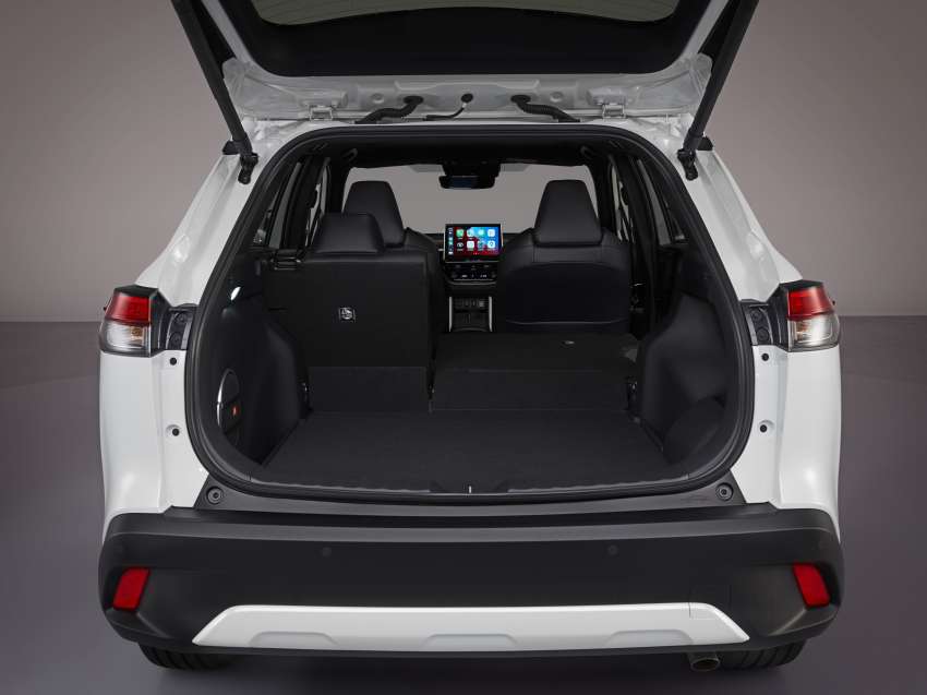 Toyota Corolla Cross – Europe gets new 2.0L Dynamic Force hybrid, fancy LED lights, wireless CarPlay 1386839