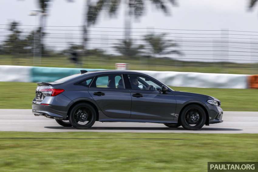 REVIEW: 2022 Honda Civic RS in Malaysia – first impressions of the new C-segment sedan benchmark Image #1391114