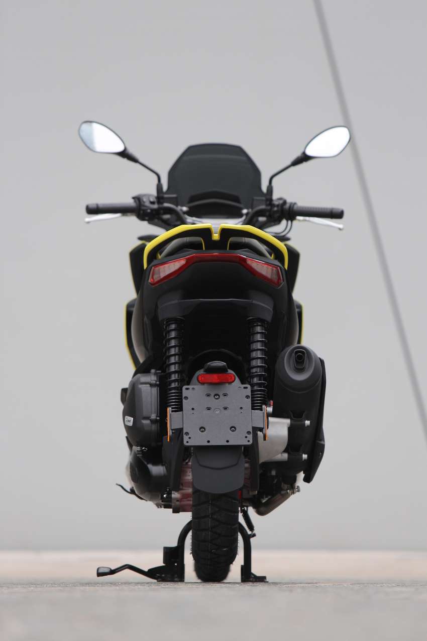EICMA 2021: Aprilia SR GT – Urban adventure scooters in 125 cc, 200 cc versions; connectivity for calls, music 1386325