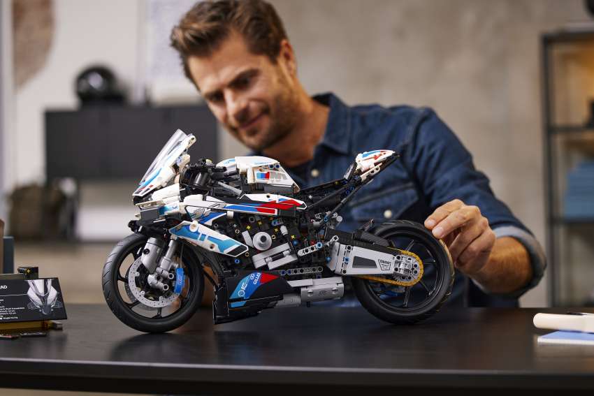 2021 BMW Motorrad M1000RR, 1:5 scale Lego, RM953 1390547