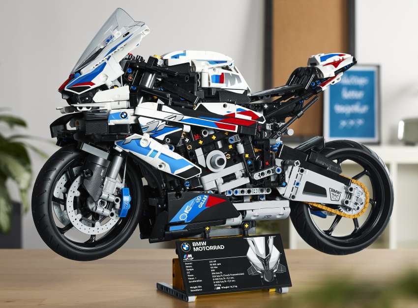 2021 BMW Motorrad M1000RR, 1:5 scale Lego, RM953 1390548