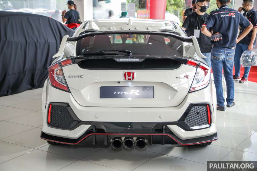 Honda Type R Exhibition at Ban Lee Heng Motor in Melaka – from the EK9 to the FK8; owners take part too 1395117