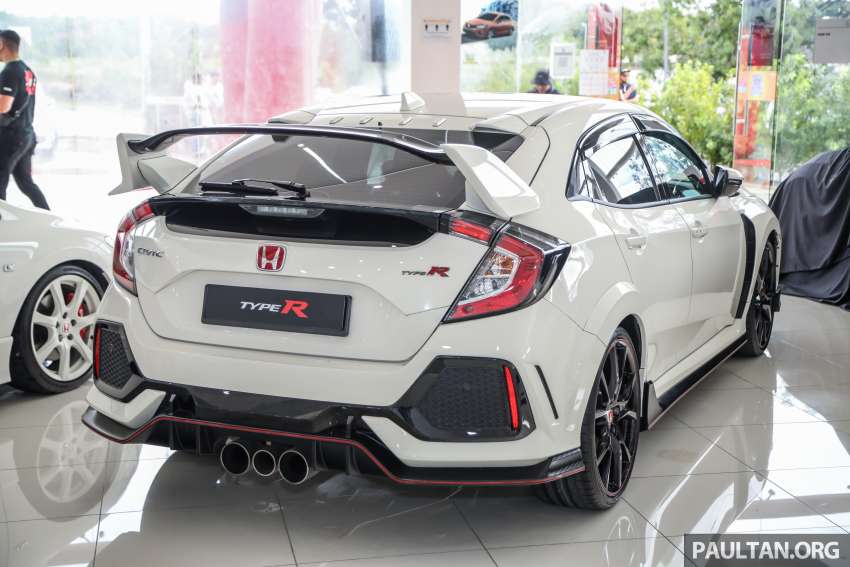 Honda Type R Exhibition at Ban Lee Heng Motor in Melaka – from the EK9 to the FK8; owners take part too 1395126