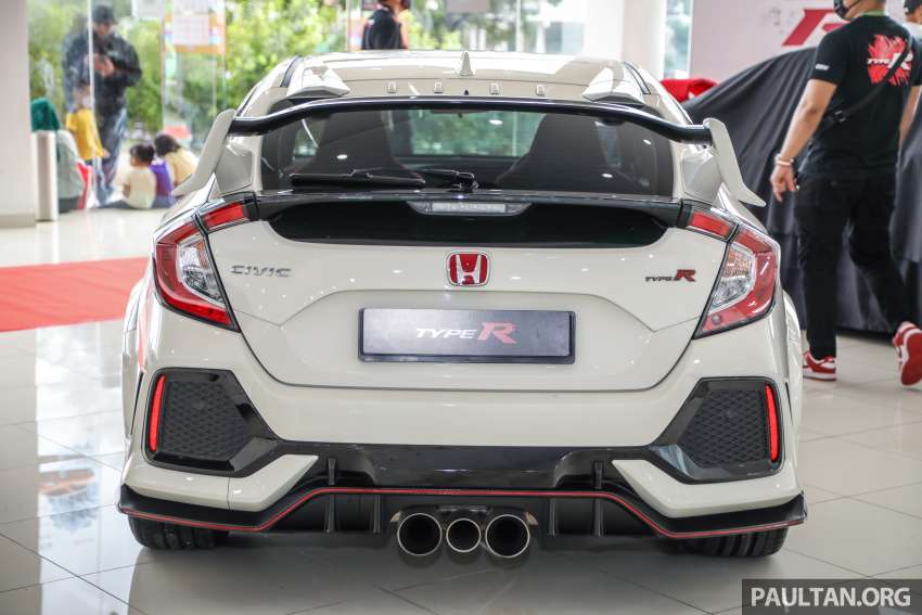 Honda Type R Exhibition at Ban Lee Heng Motor in Melaka – from the EK9 to the FK8; owners take part too 1395128