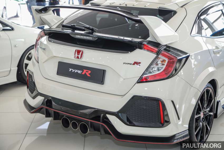 Honda Type R Exhibition at Ban Lee Heng Motor in Melaka – from the EK9 to the FK8; owners take part too 1395133