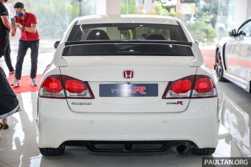 Honda Type R Exhibition at Ban Lee Heng Motor in Melaka – from the EK9 to the FK8; owners take part too 1395142