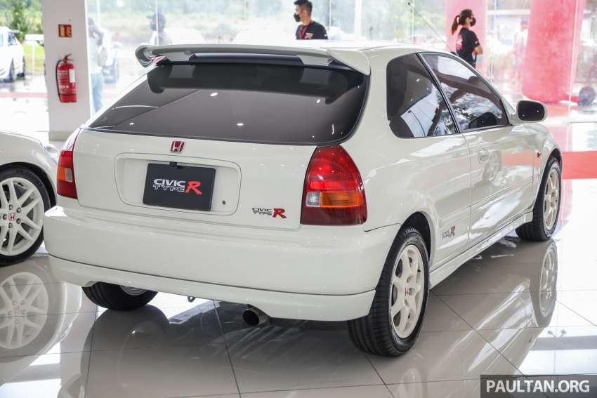 Honda Type R Exhibition at Ban Lee Heng Motor in Melaka – from the EK9 to the FK8; owners take part too 1395153