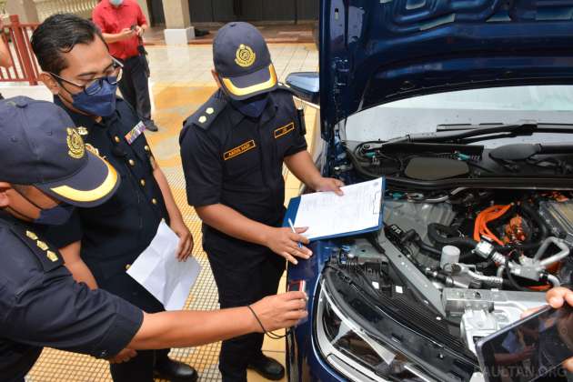 JPJ demos vehicle type approval process with a BMW iX – tests before a car is allowed to be sold in Malaysia