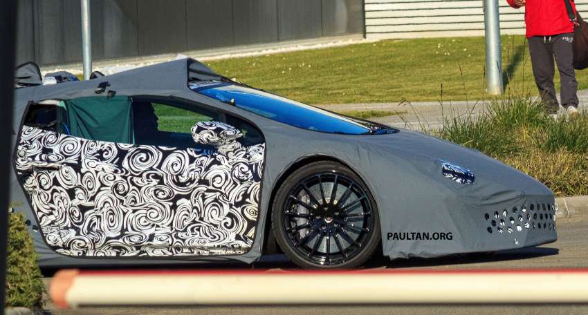 SPIED: Lamborghini Aventador successor goes hybrid 1395305