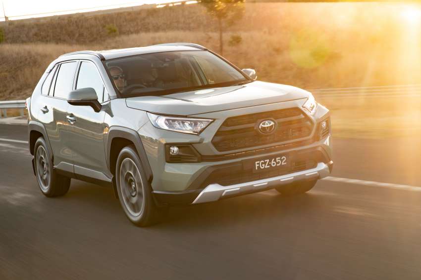 Toyota celebrates 25 years as Australia’s bestselling car brand – only one above 200k sales, Hilux top seller 1400744