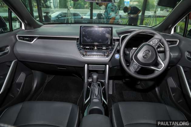 Màu xe Toyota Corolla Cross 2022 phong thuỷ làm ăn phát đạt