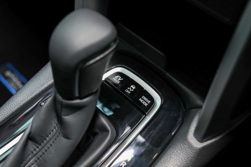 Toyota Corolla Cross 1.8 Hybrid CKD dilancar di M’sia bersama varian 1.8G, 1.8V CKD, dari RM123k-RM137k 1405847