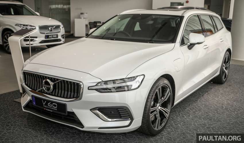 2022 Volvo V60 Recharge T8 Inscription in Malaysian showroom – plug-in hybrid wagon priced at RM287k Image #1402991