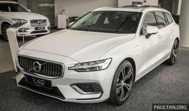 Volvo V60 Recharge T8 Inscription 2022 kini di bilik pameran di Malaysia – RM286,907, 407 hp/640 Nm